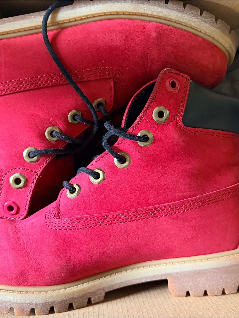 Timberland Red and Tan Junior's Boots Box Label
